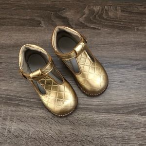 GOLD LEATHER WALKER SHOES